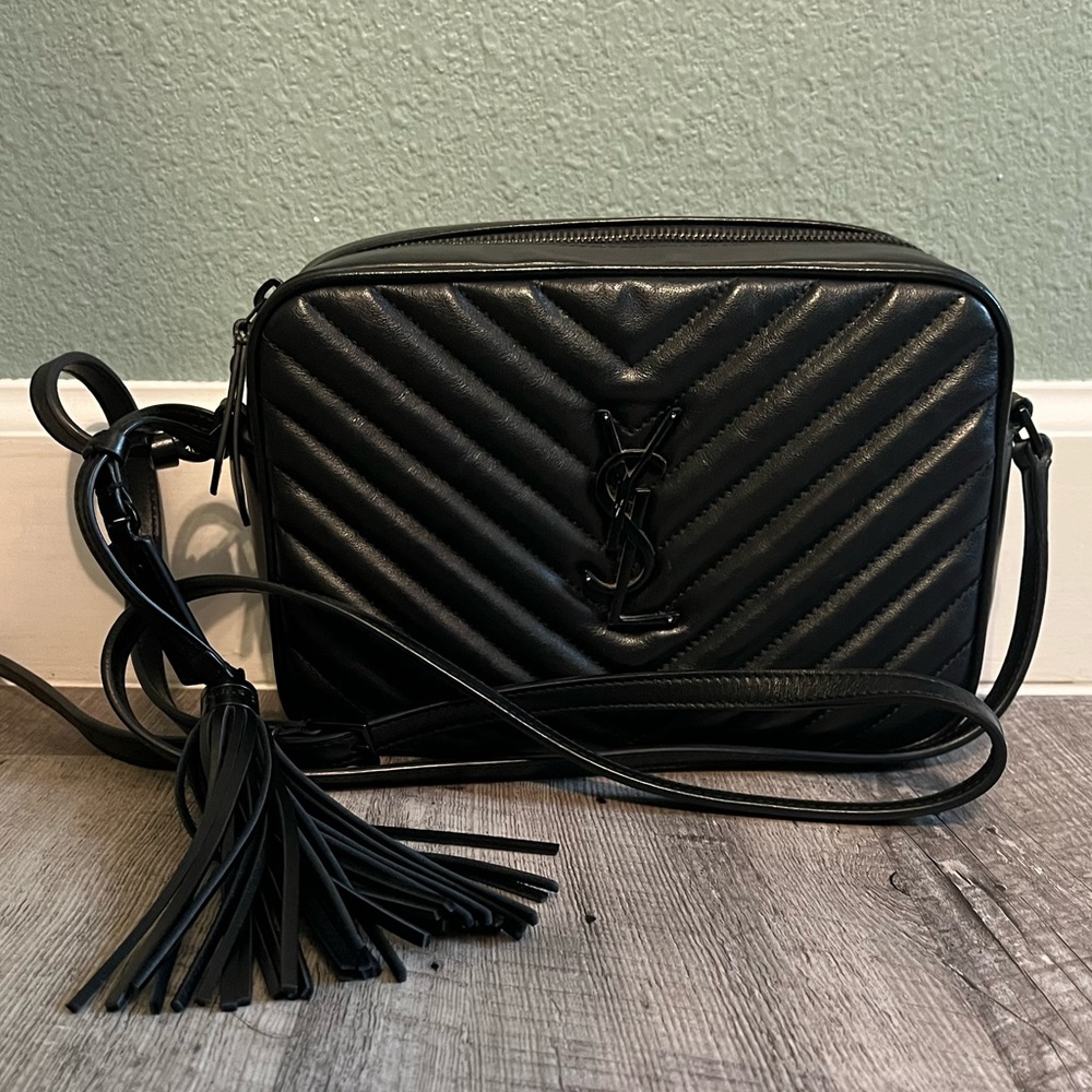 Yves Saint Laurent Lou Camera Bag  Matelasse - Black Leather